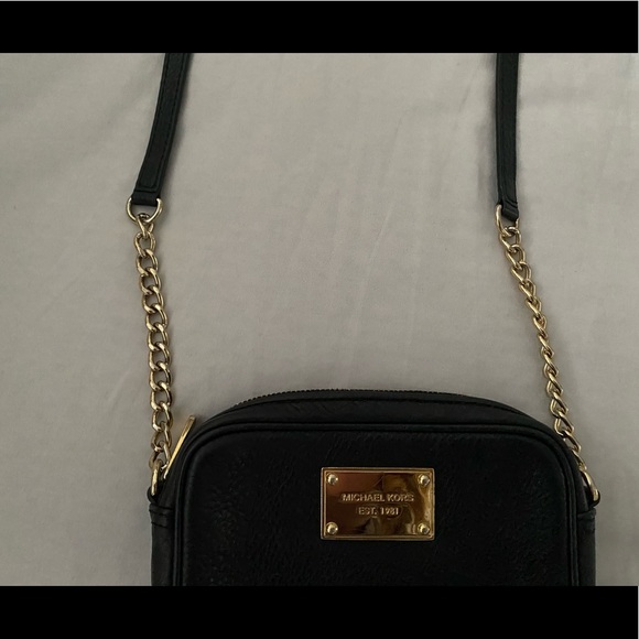 MICHAEL Michael Kors Black Crossbody Purse With Gold Details - Picture 2 of 10